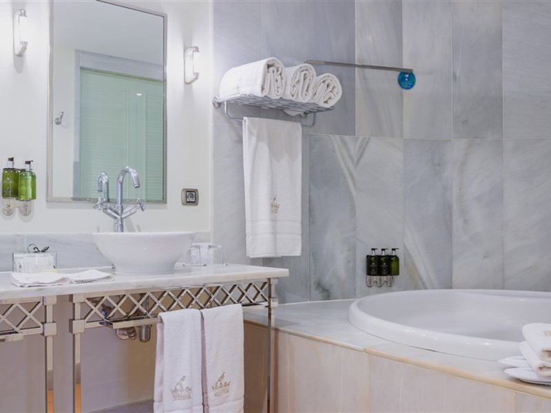 GRAN HOTEL BAHÍA DEL DUQUE RESORT & SPA - fotografie