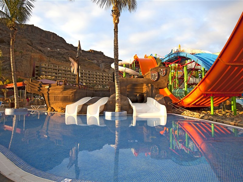 LIVVO COSTA TAURITO - fotografie