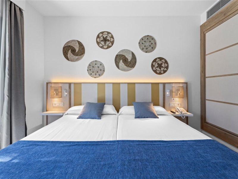 THB TROPICAL ISLAND - fotografie