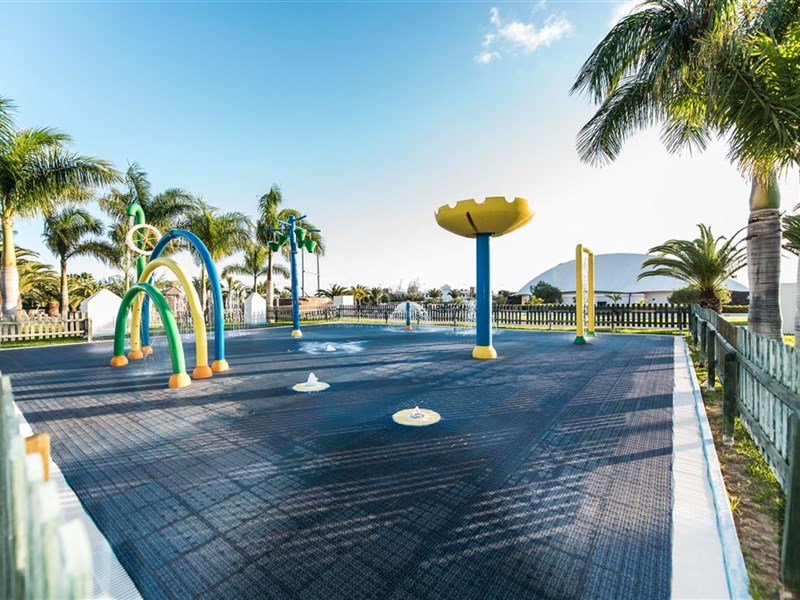 THB TROPICAL ISLAND - fotografie