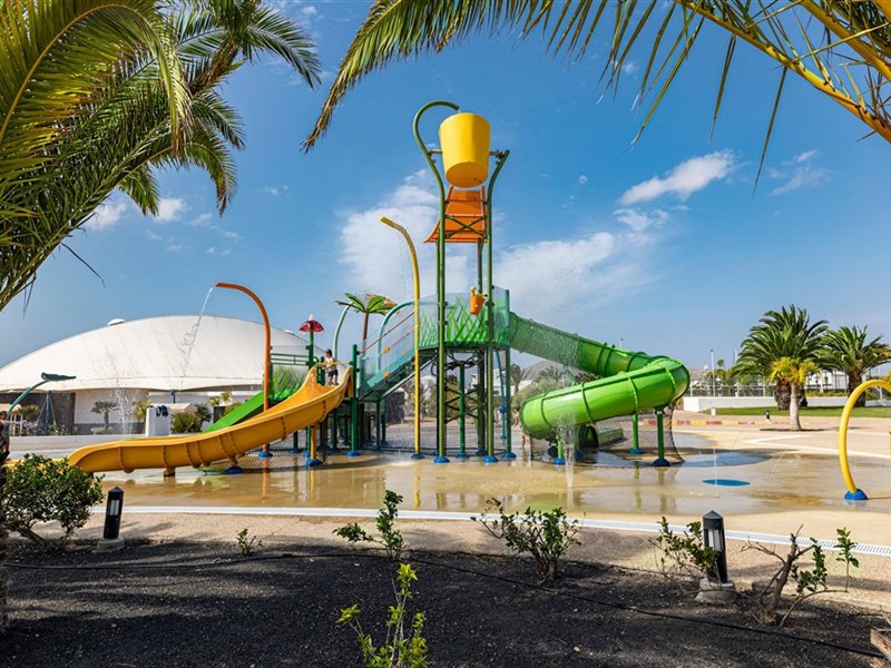 THB TROPICAL ISLAND - fotografie