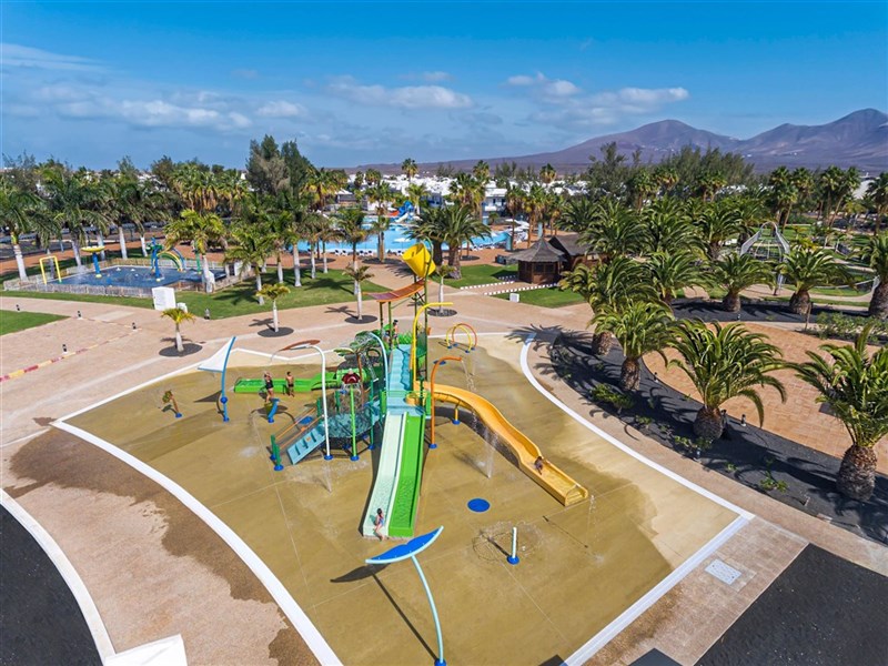THB TROPICAL ISLAND - fotografie