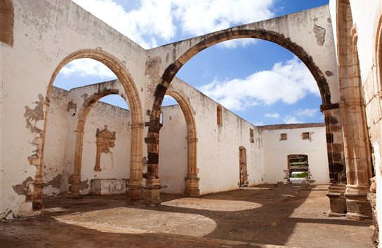 Zřícenina bývalého františkánského kláštera Convento de San Buenaventura v Betancuria, Fuerteventura, Kanárské ostrovy, Španělsko.